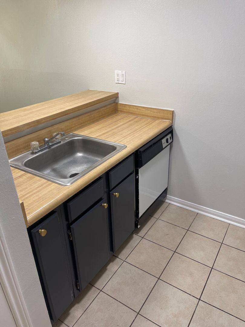 Apartment for rent at 100-103 Sandra Del Mar Dr, Mandeville, LA 70448