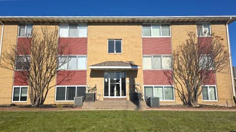 Apartment for rent at 1030 Twixt Town Rd NE #5, Cedar Rapids, IA 52402