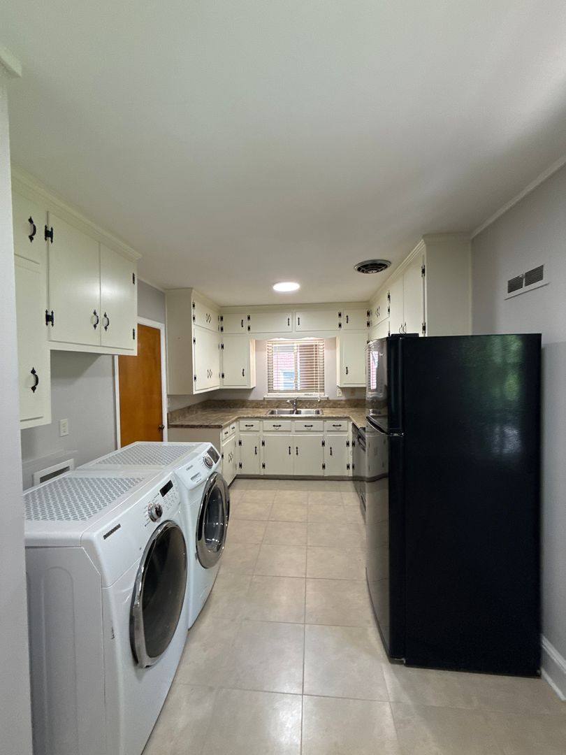 House for rent at 932 Hickory Nut St, Charlotte, NC 28205