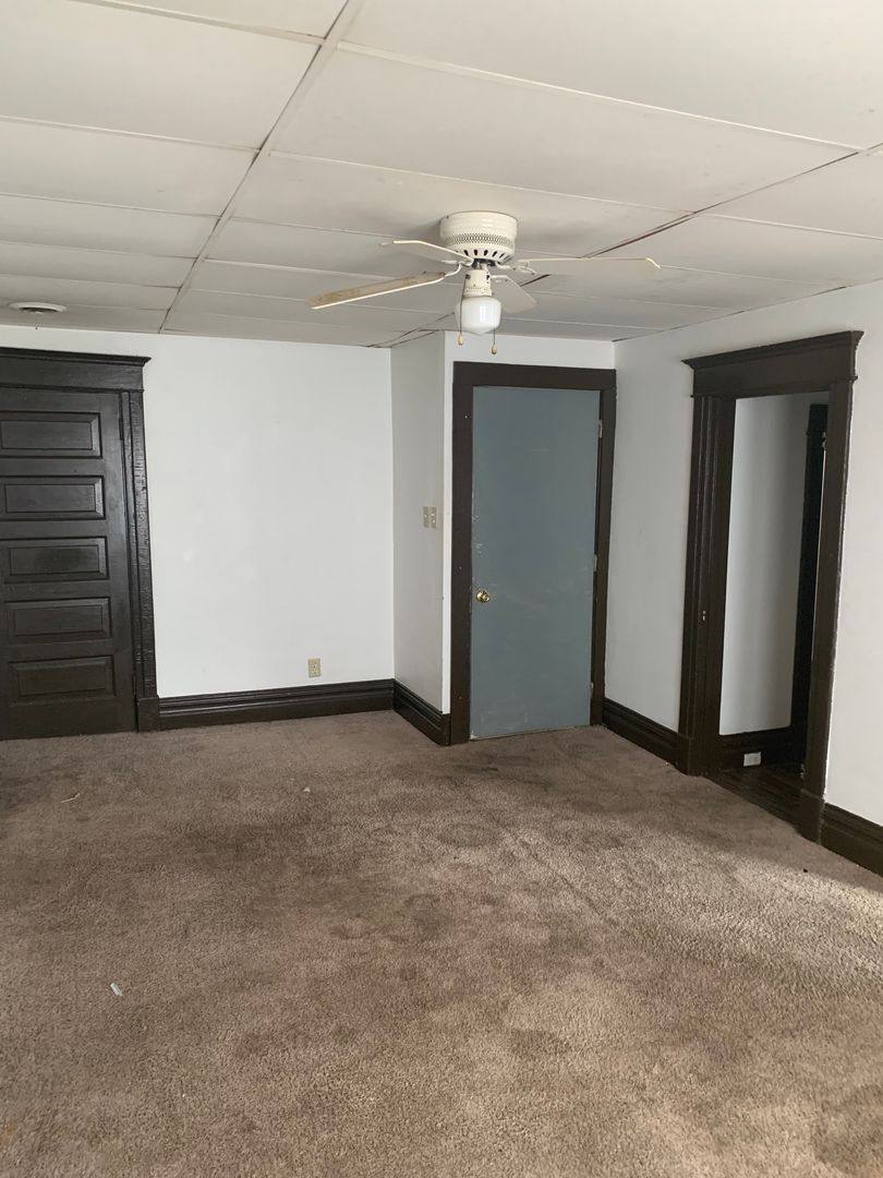Apartment for rent at 302 Clay St, Waterloo, IA 50703