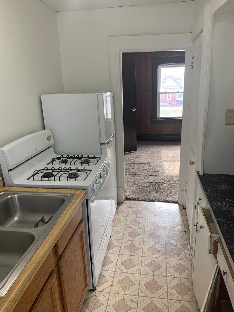 Apartment for rent at 302 Clay St, Waterloo, IA 50703