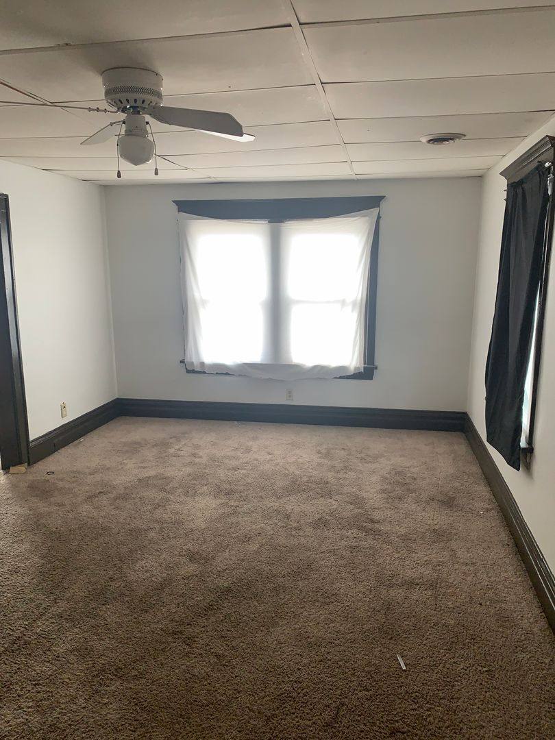 Apartment for rent at 302 Clay St, Waterloo, IA 50703