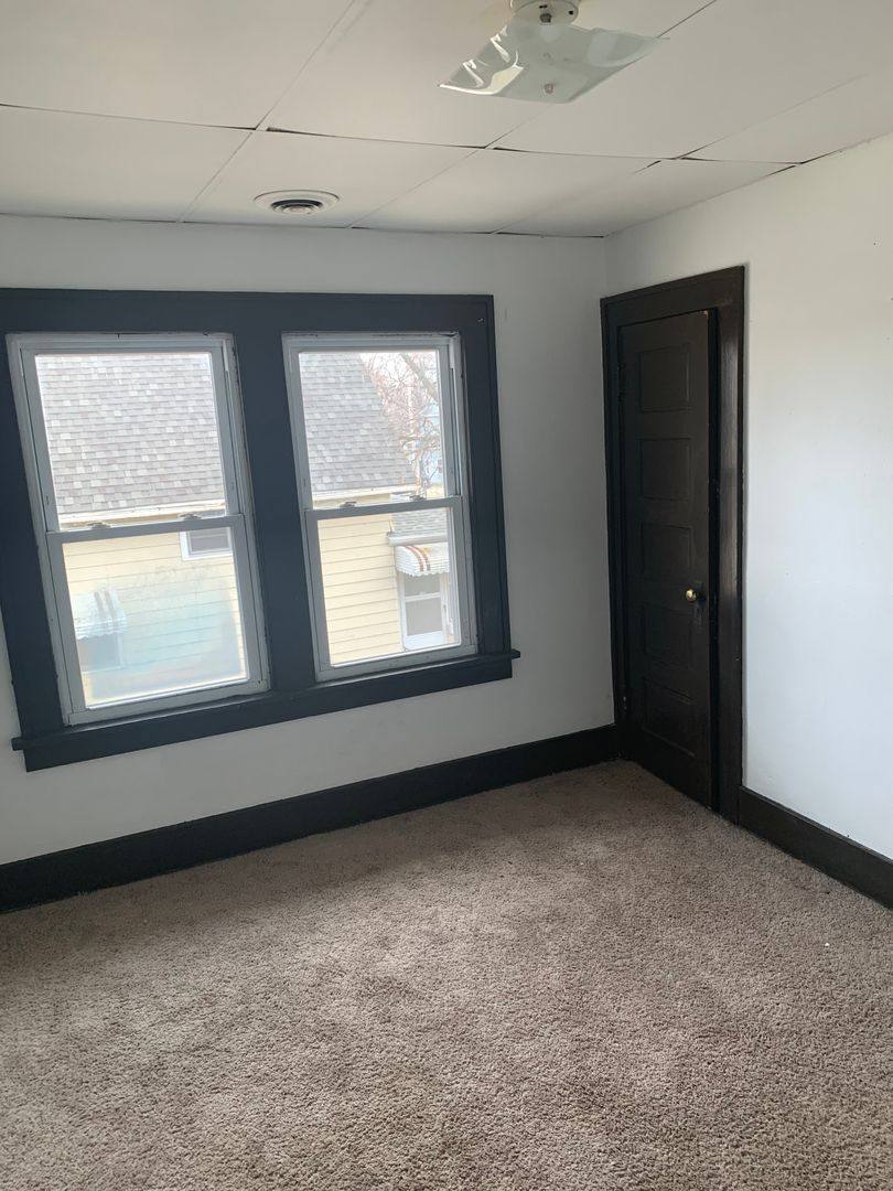 Apartment for rent at 302 Clay St, Waterloo, IA 50703
