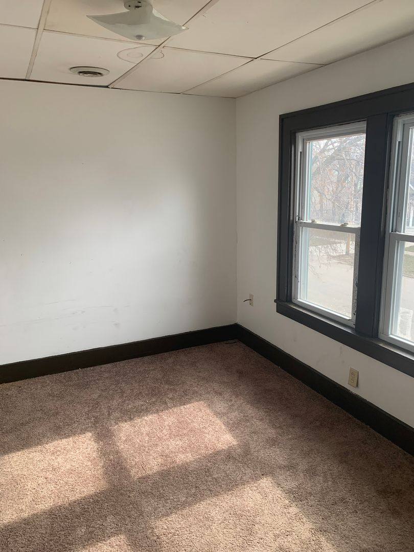 Apartment for rent at 302 Clay St, Waterloo, IA 50703