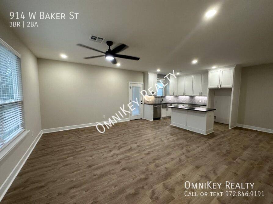 House for rent at 914 W Baker St, Denison, TX 75020