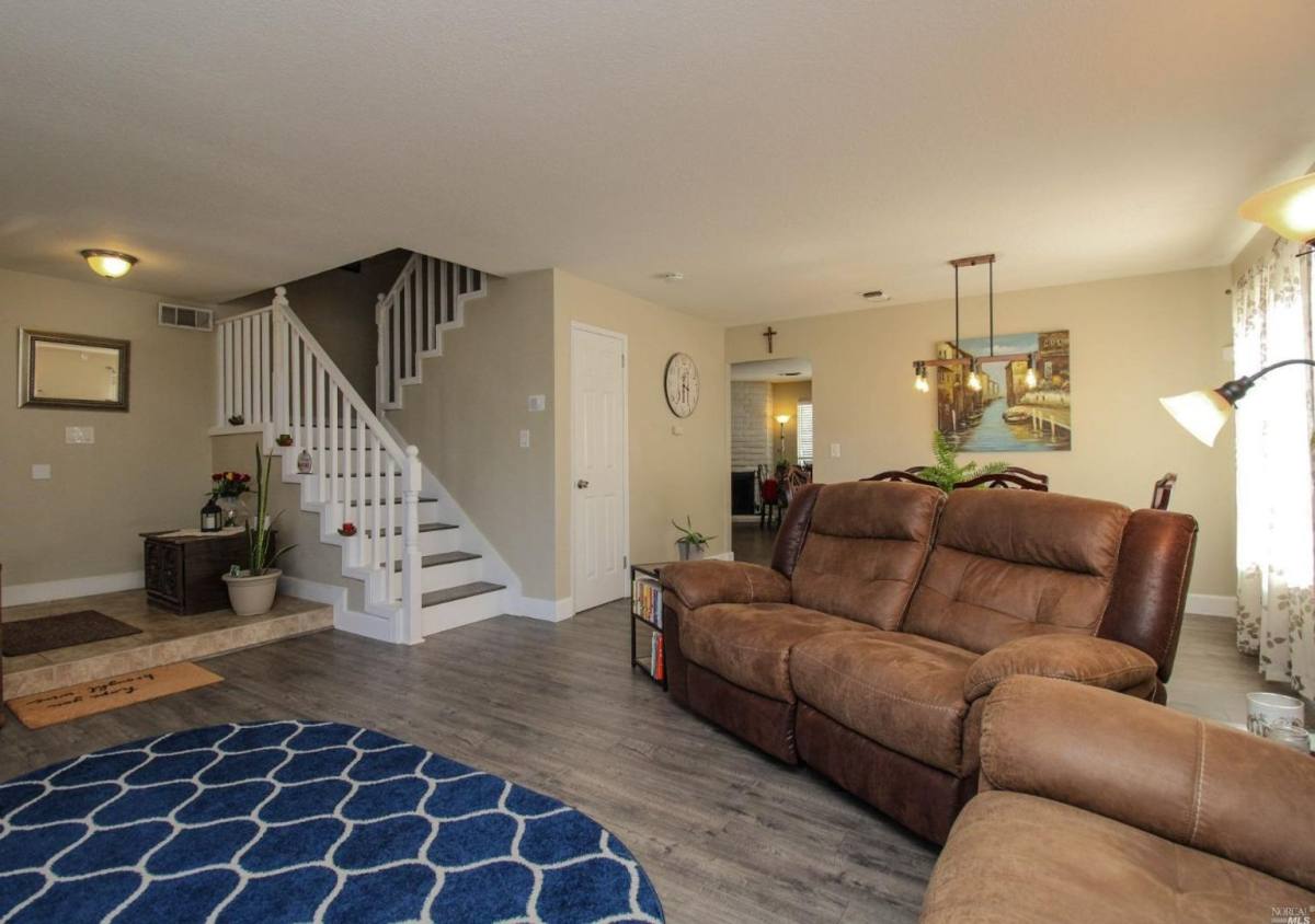 House for rent at 160 Kingswood Ave, Vacaville, CA 95687