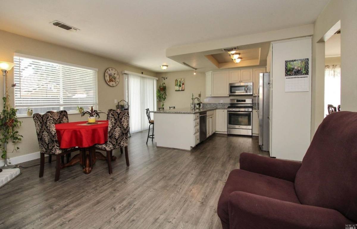House for rent at 160 Kingswood Ave, Vacaville, CA 95687