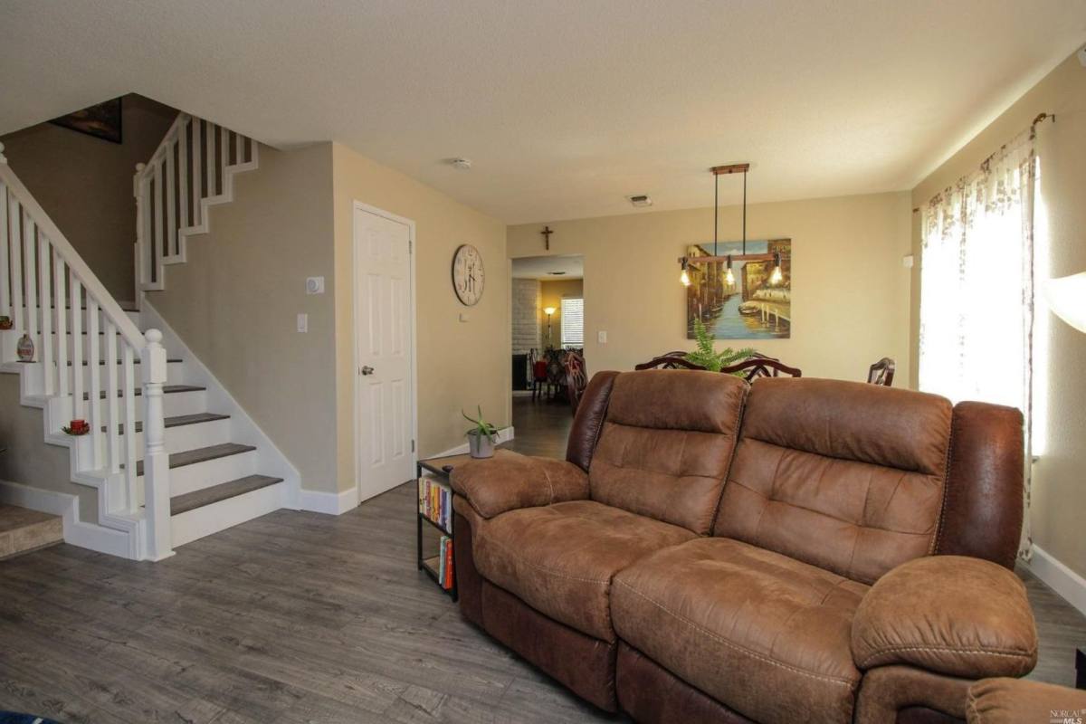 House for rent at 160 Kingswood Ave, Vacaville, CA 95687