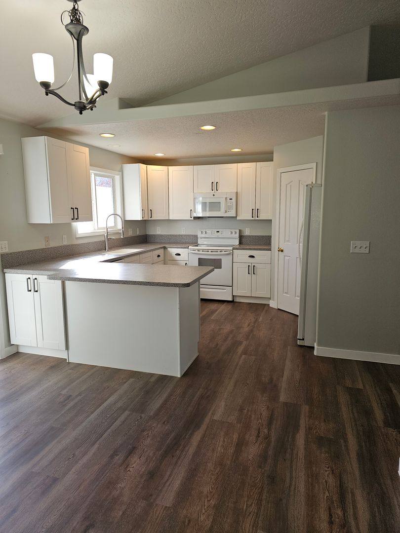 House for rent at 3328 S Malad Dr, Nampa, ID 83686