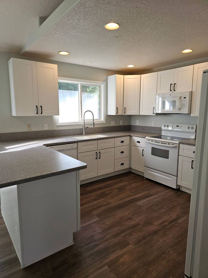 House for rent at 3328 S Malad Dr, Nampa, ID 83686
