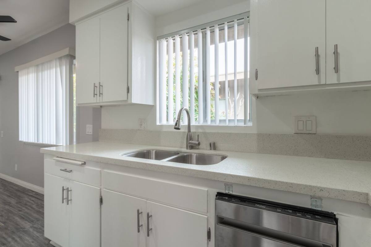 Apartment for rent at 1521 & 1527 Yale St, Santa Monica, CA 90404
