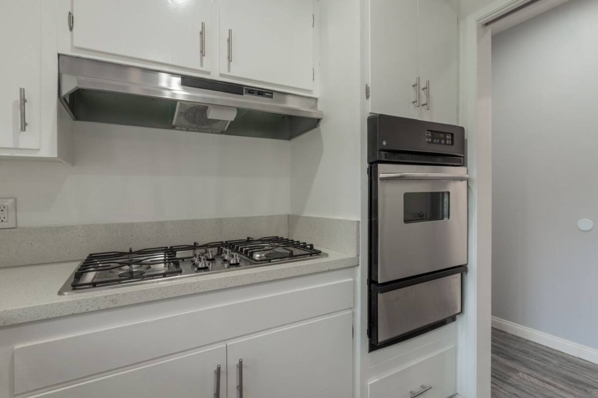 Apartment for rent at 1521 & 1527 Yale St, Santa Monica, CA 90404
