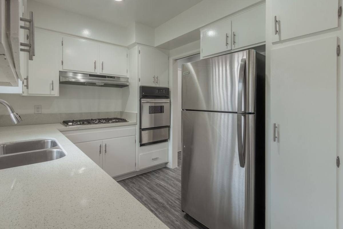 Apartment for rent at 1521 & 1527 Yale St, Santa Monica, CA 90404