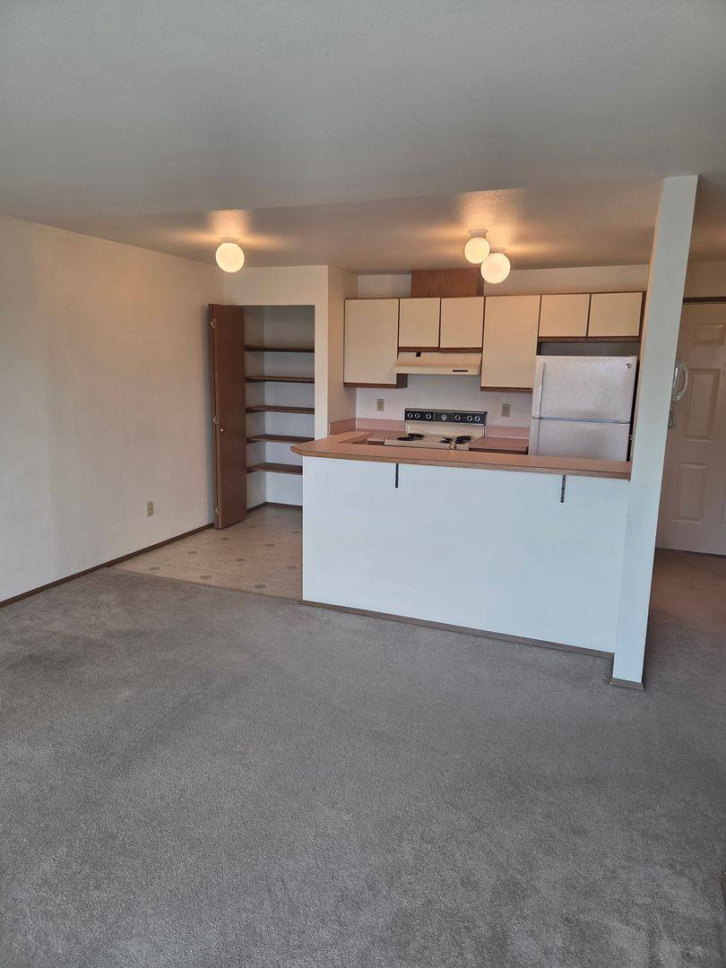 Apartment for rent at 6215 Phinney Ave N, Seattle, WA 98103