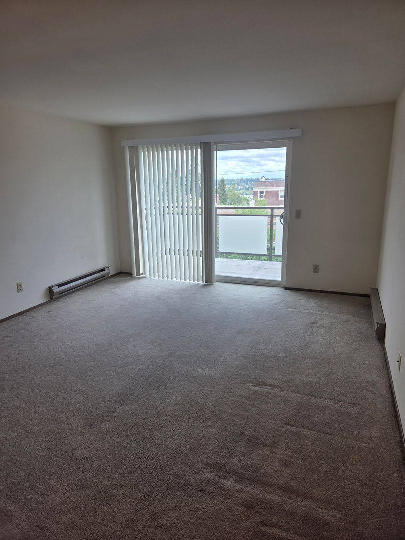 Apartment for rent at 6215 Phinney Ave N, Seattle, WA 98103