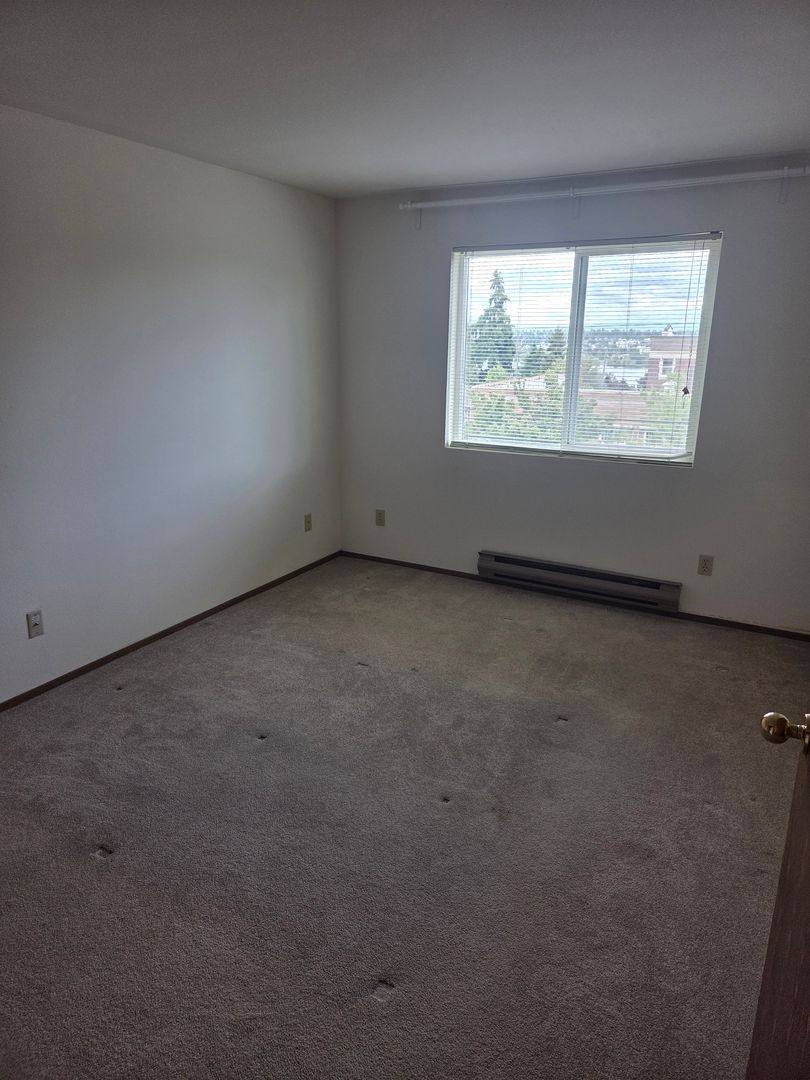 Apartment for rent at 6215 Phinney Ave N, Seattle, WA 98103