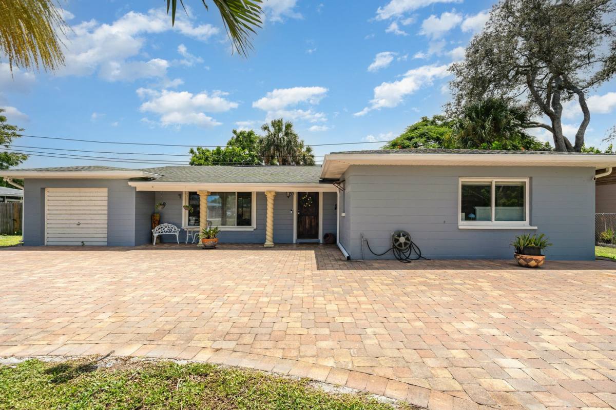 House for rent at 305 Sharon Dr, Melbourne, FL 32935