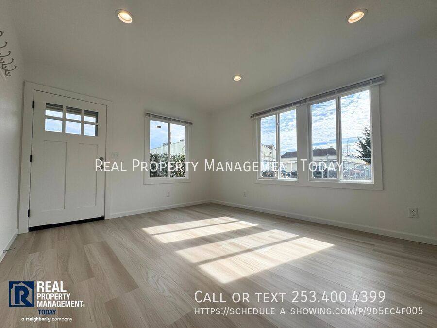 Apartment for rent at 8420 1 2 S Tacoma Way #1, Lakewood, WA 98499