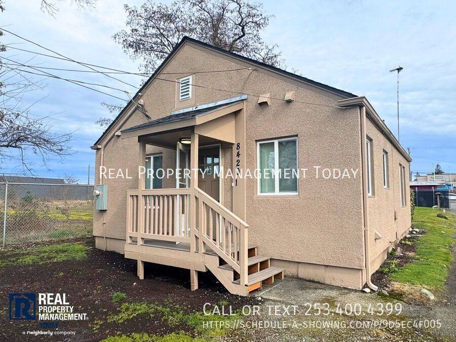 Apartment for rent at 8420 1 2 S Tacoma Way #1, Lakewood, WA 98499