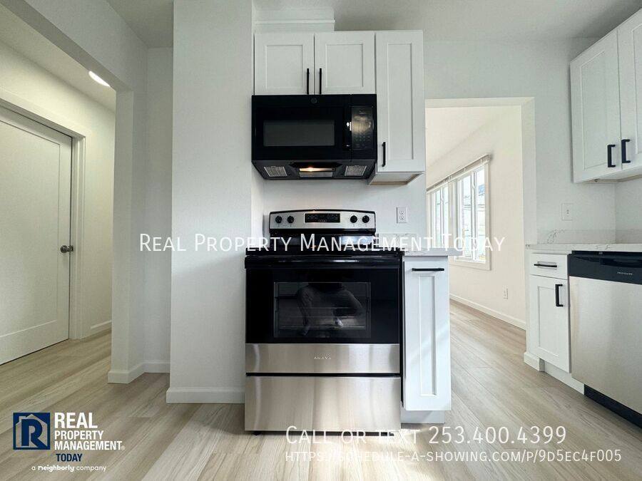 Apartment for rent at 8420 1 2 S Tacoma Way #1, Lakewood, WA 98499