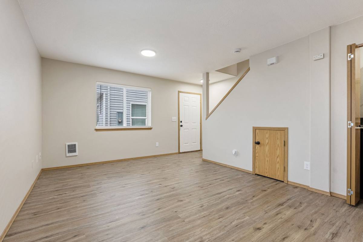 Townhouse for rent at 2338 SE 89th Ave, Portland, OR 97216