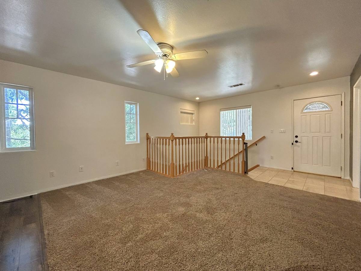 House for rent at 198 Pine Ridge Rd, Crestline, CA 92325
