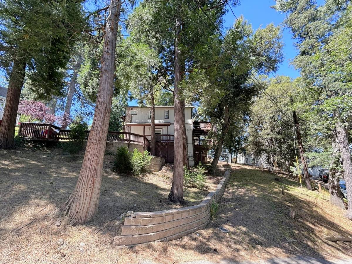 House for rent at 198 Pine Ridge Rd, Crestline, CA 92325