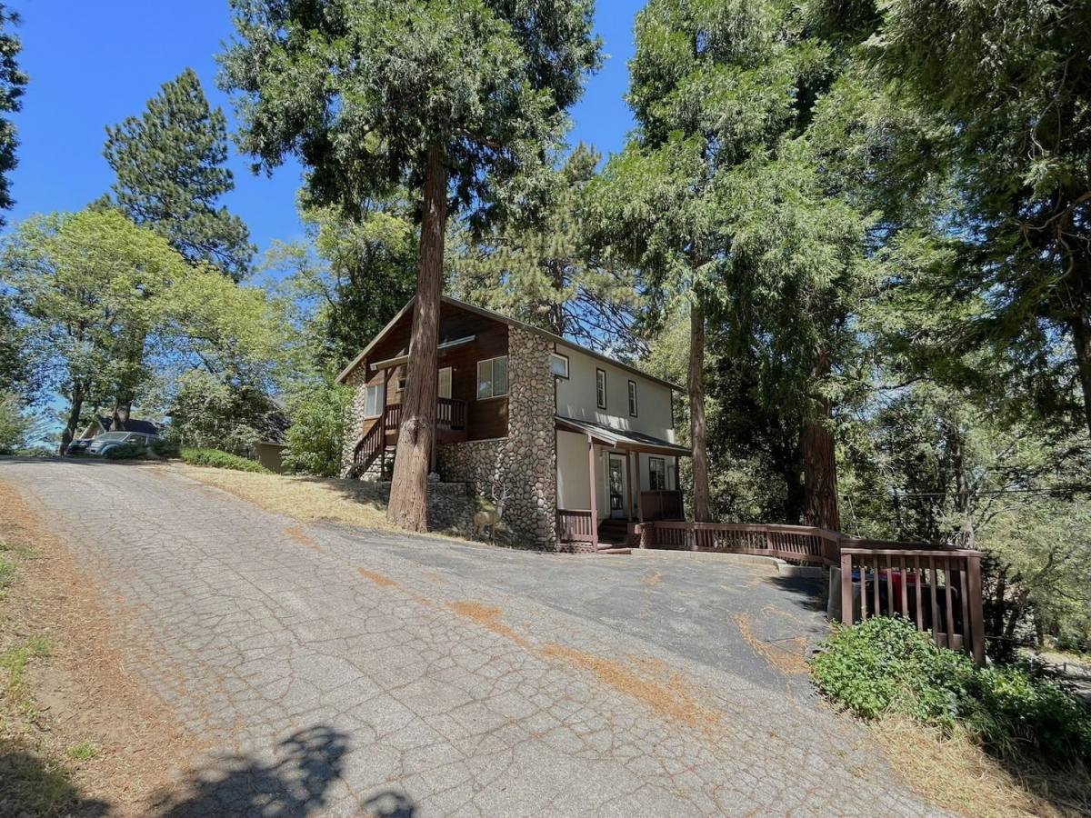 House for rent at 198 Pine Ridge Rd, Crestline, CA 92325
