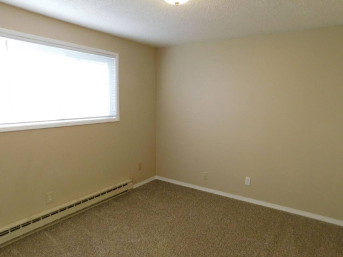 Apartment for rent at 143 Connecticut Ave SE, Salem, OR 97317