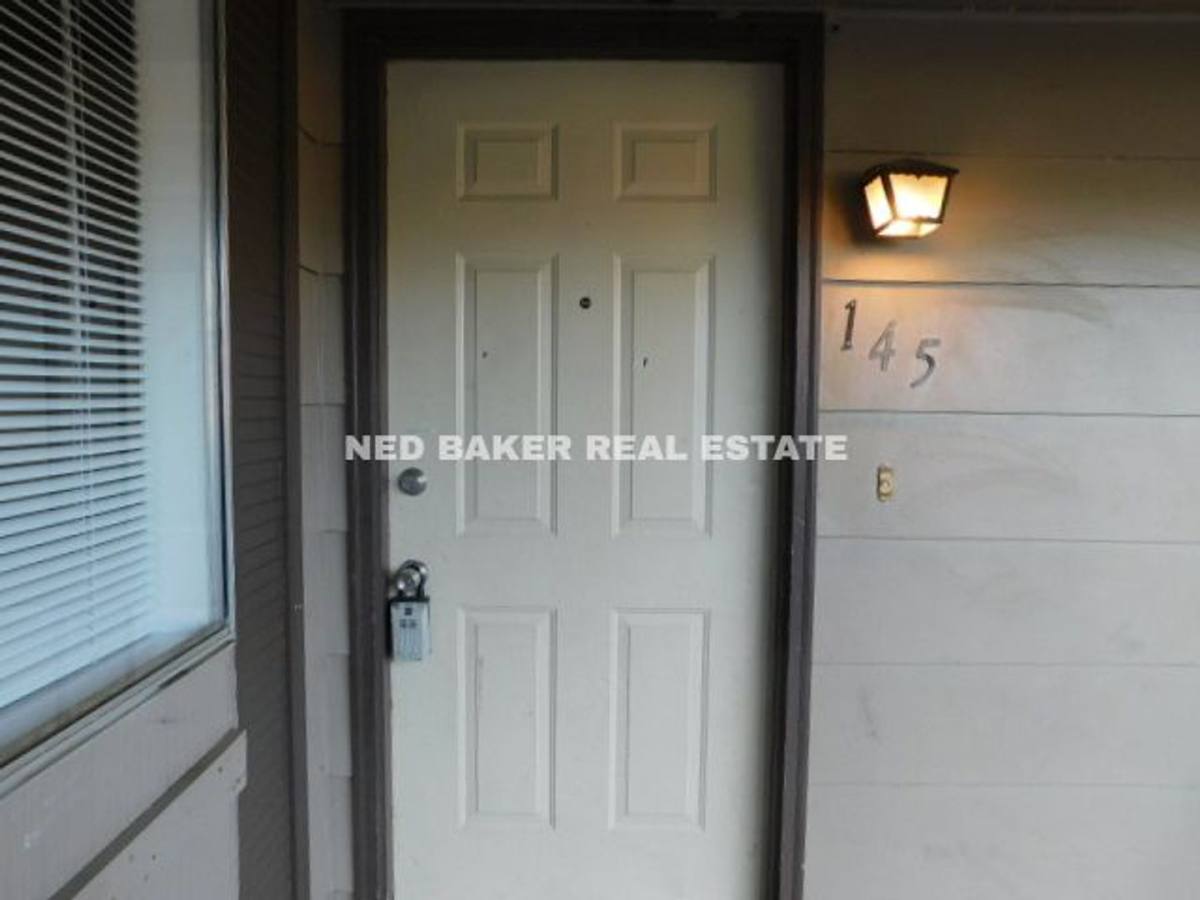 Apartment for rent at 143 Connecticut Ave SE, Salem, OR 97317