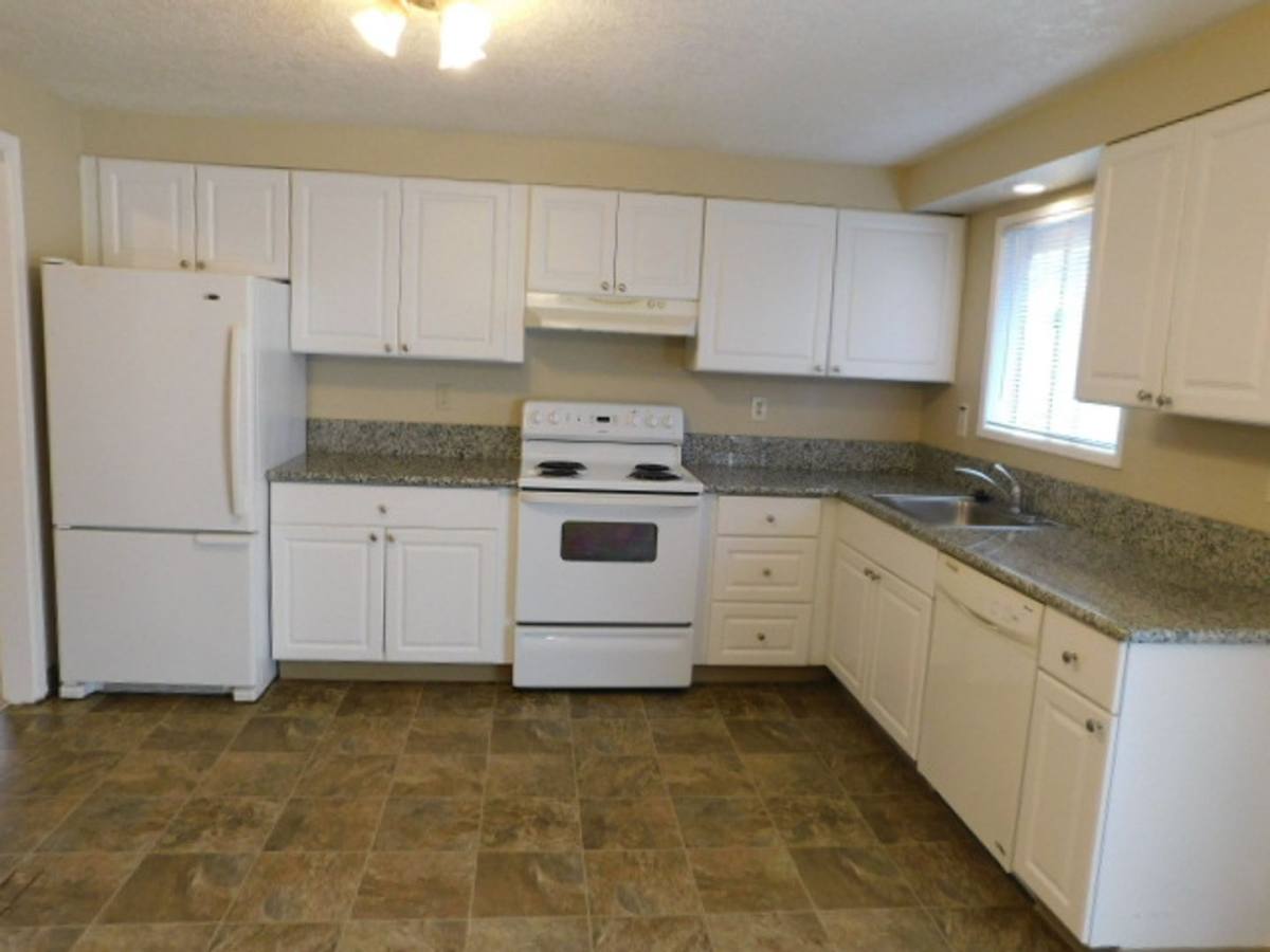 Apartment for rent at 143 Connecticut Ave SE, Salem, OR 97317