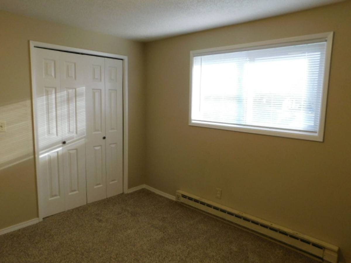 Apartment for rent at 143 Connecticut Ave SE, Salem, OR 97317