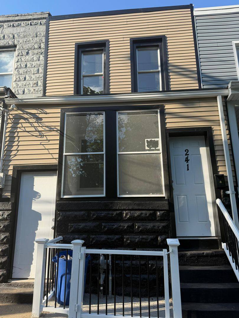 House for rent at 241 Hawthorne Ave, Newark, NJ 07112