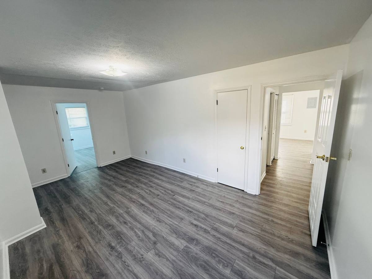 House for rent at 184 Mills Dr, Louisville, KY 40216