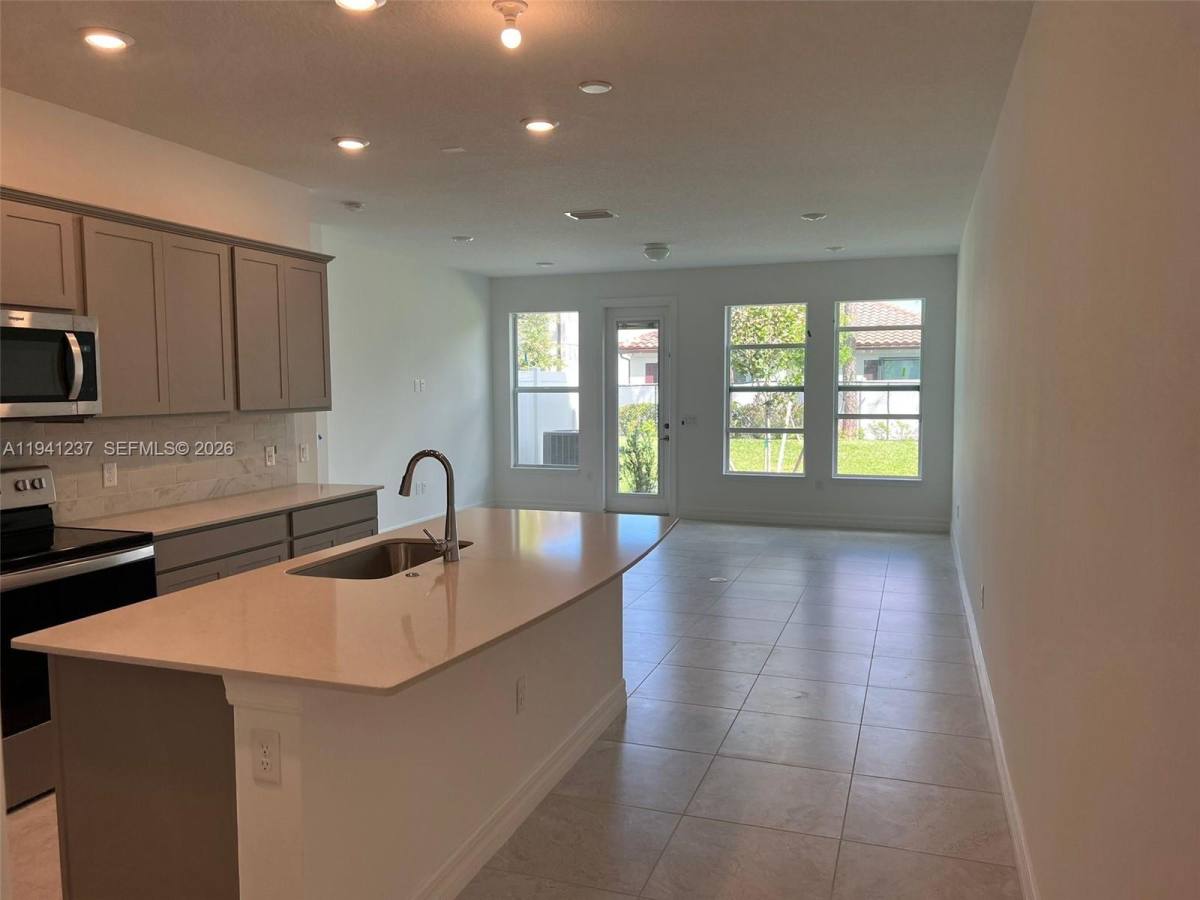 Townhouse for rent at 6121 Rancho Lane, West Palm Beach, FL 33415