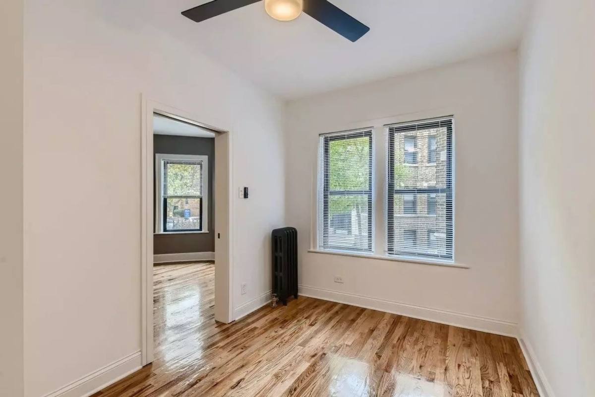 Apartment for rent at 632 W Stratford Place, Chicago, IL 60657