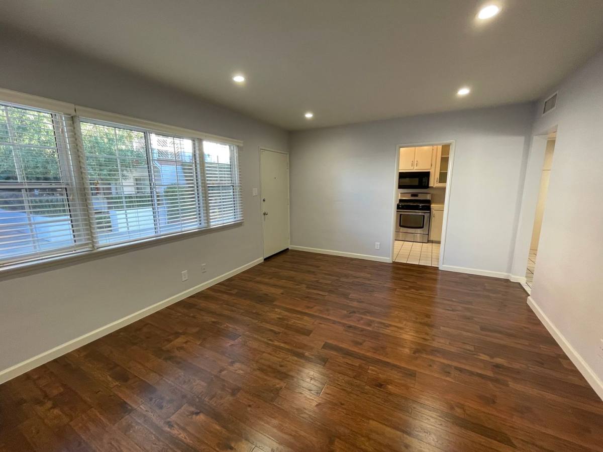 Apartment for rent at 10814-10818 Blix St, North Hollywood, CA 91602