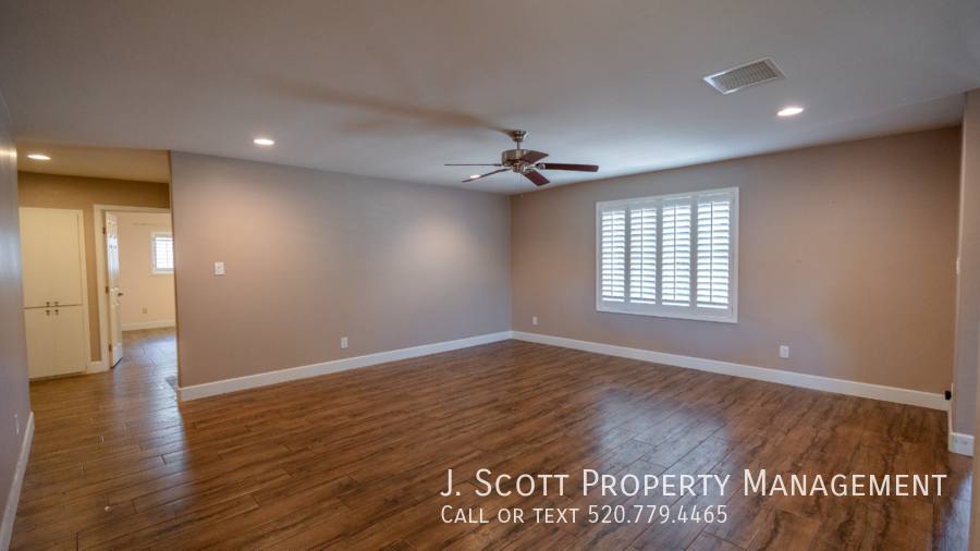 House for rent at 9059 N Arroya Vista Dr, Phoenix, AZ 85028