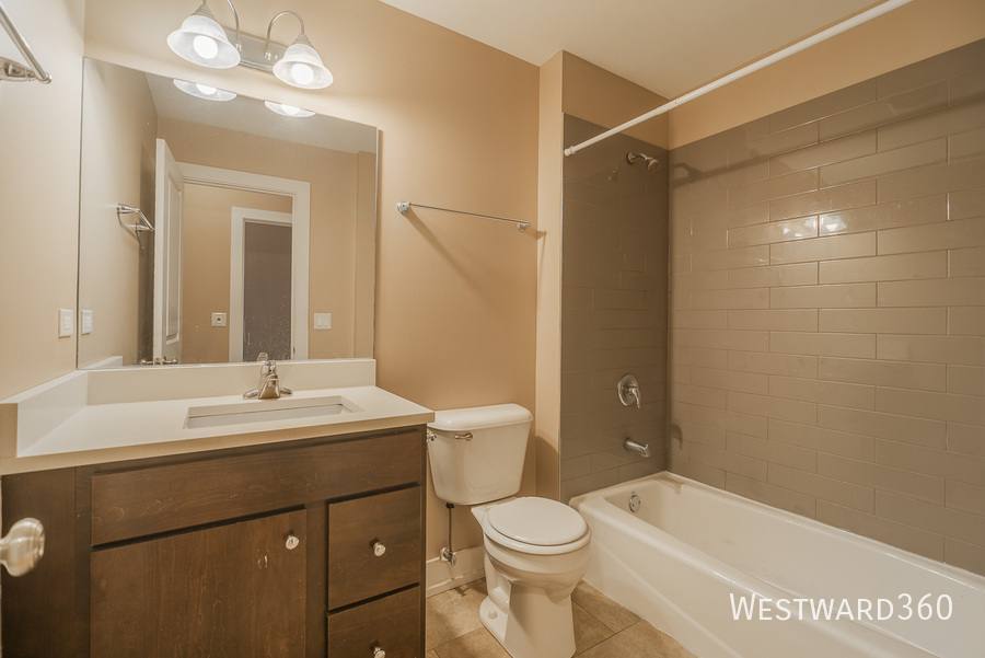 Apartment for rent at 3433 S Indiana #301, Chicago, IL 60616