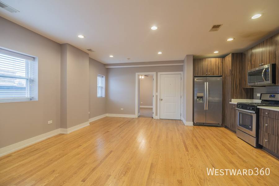 Apartment for rent at 3433 S Indiana #301, Chicago, IL 60616