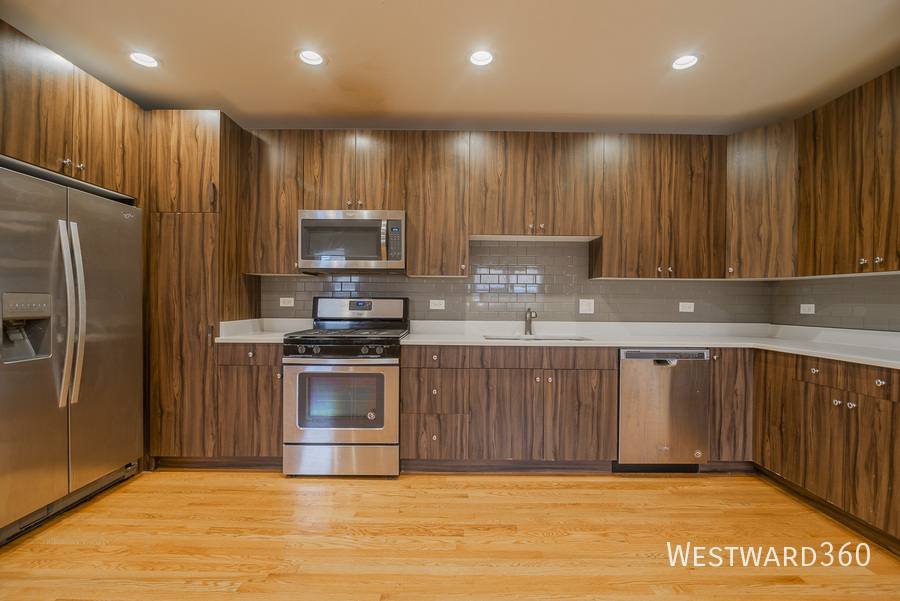 Apartment for rent at 3433 S Indiana #301, Chicago, IL 60616