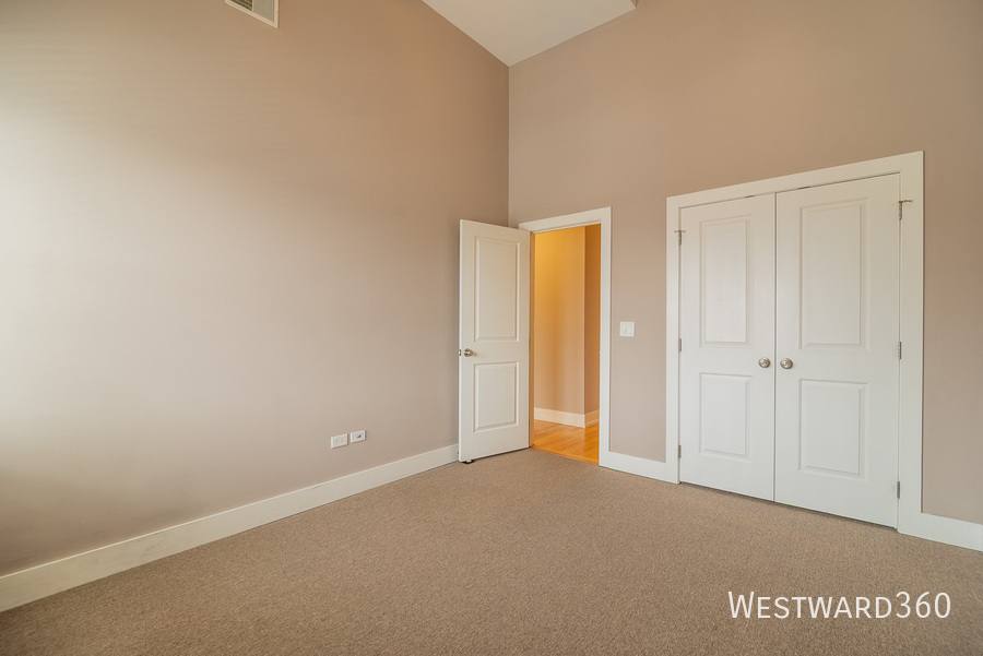 Apartment for rent at 3433 S Indiana #301, Chicago, IL 60616