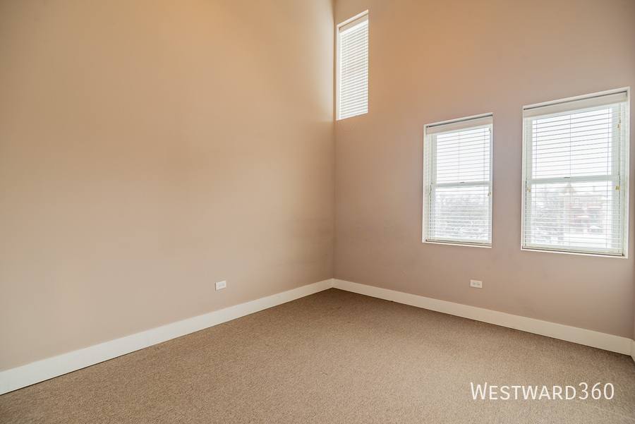 Apartment for rent at 3433 S Indiana #301, Chicago, IL 60616