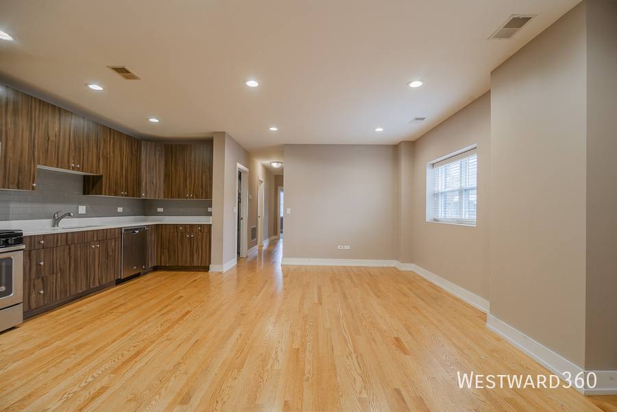 Apartment for rent at 3433 S Indiana #301, Chicago, IL 60616
