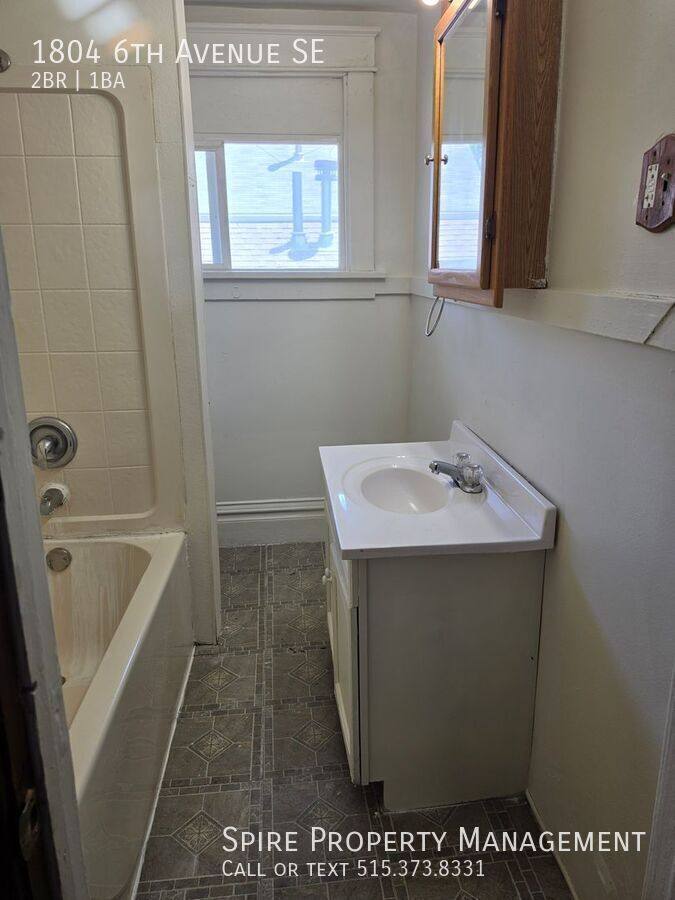 House for rent at 1804 6th Ave SE, Cedar Rapids, IA 52403
