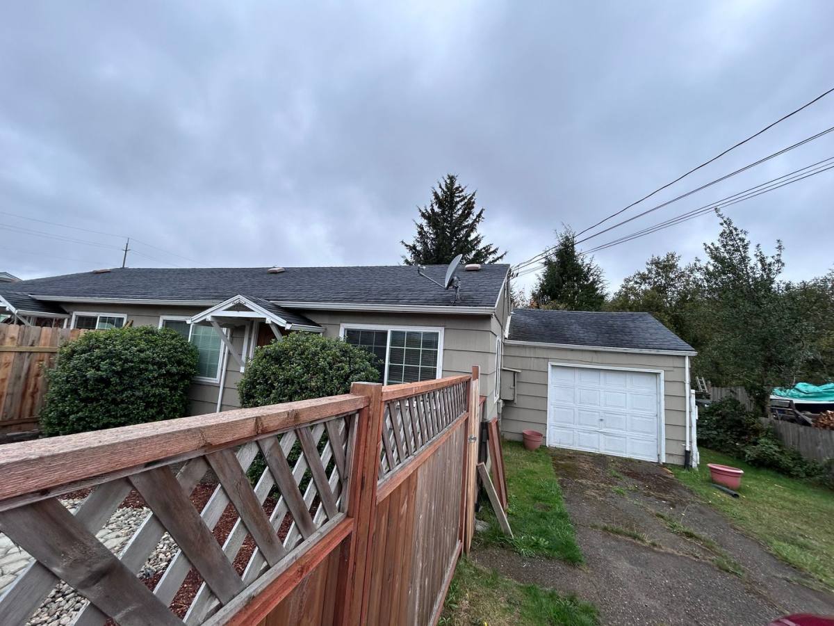 Apartment for rent at 156 N Schoneman, Coos Bay, OR 97420