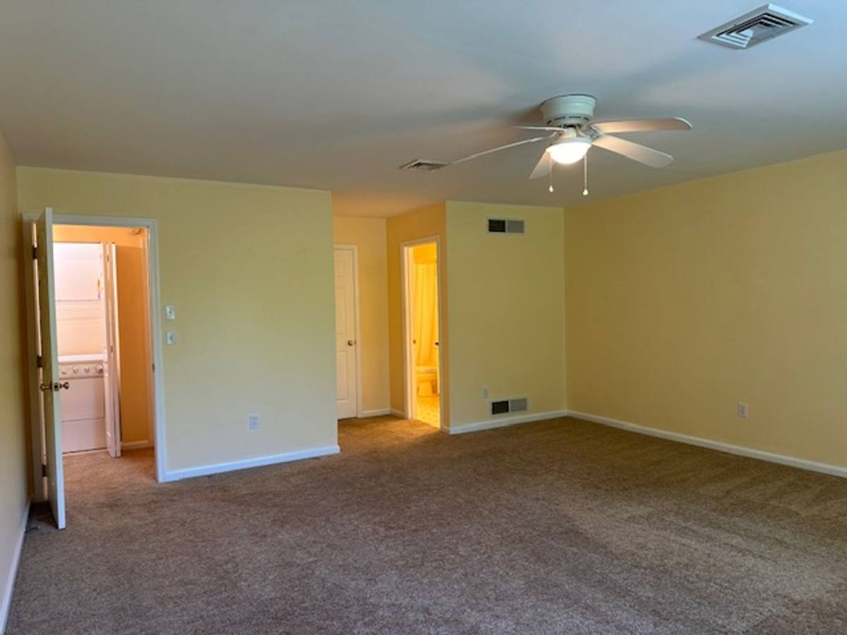 House for rent at 645 Springhouse Lane, Hummelstown, PA 17036