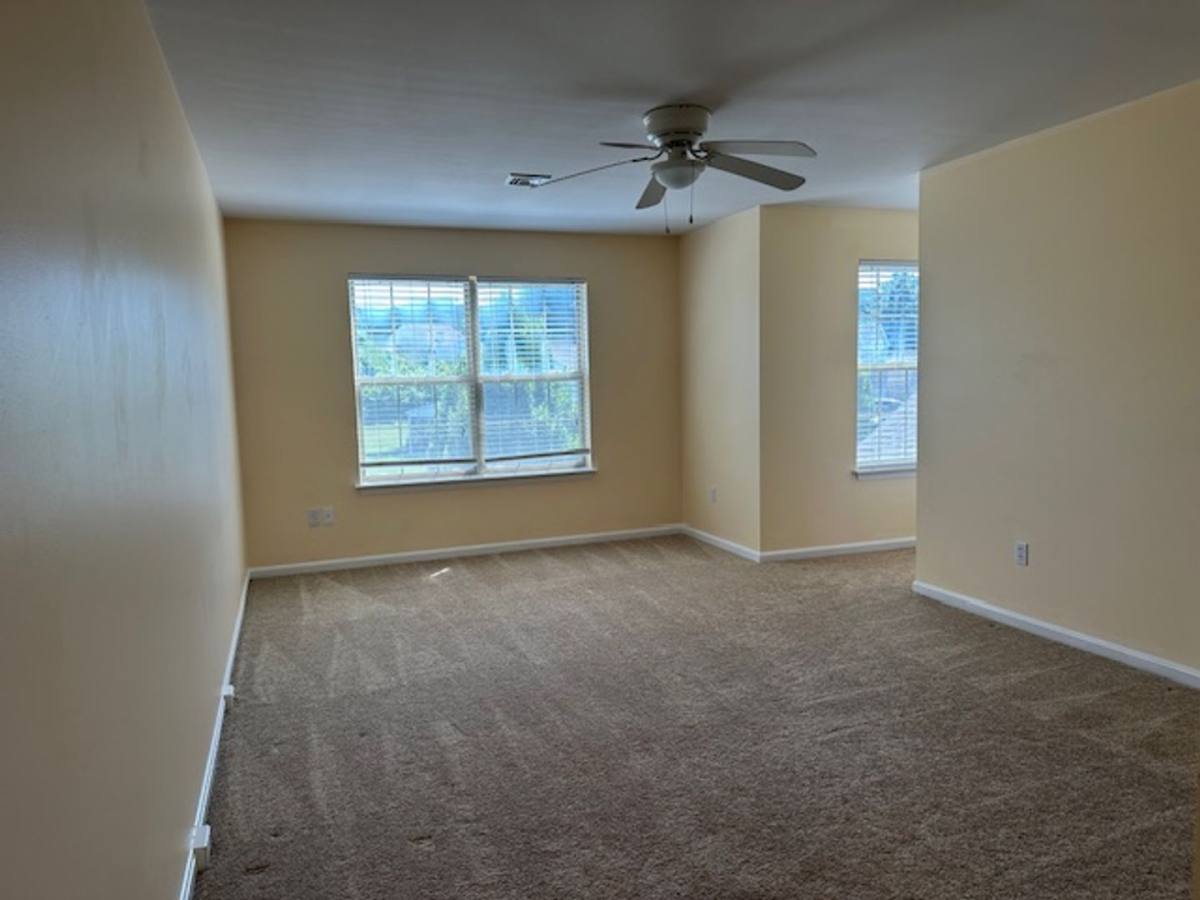 House for rent at 645 Springhouse Lane, Hummelstown, PA 17036