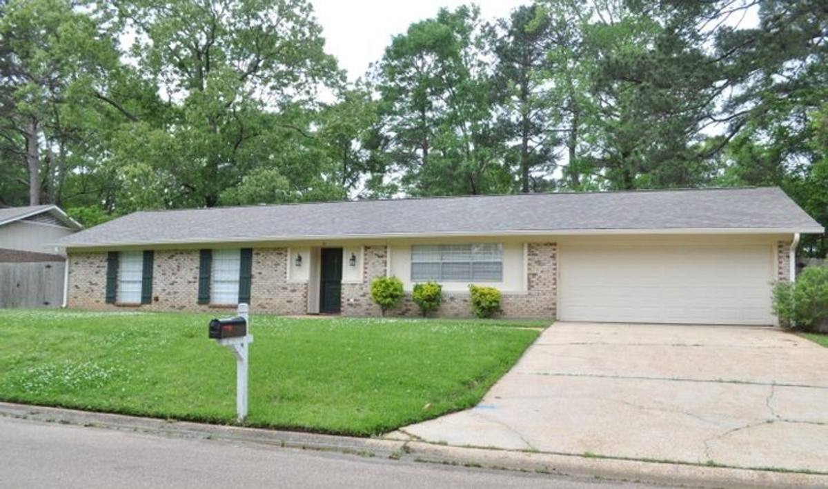 House for rent at 31 Pebble Hill Dr, Brandon, MS 39042