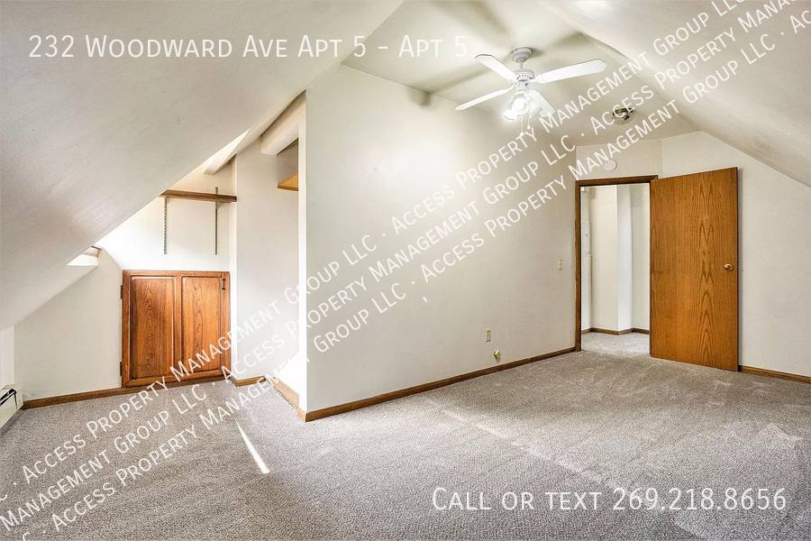 Apartment for rent at 232 Woodward Ave #5, Kalamazoo, MI 49007